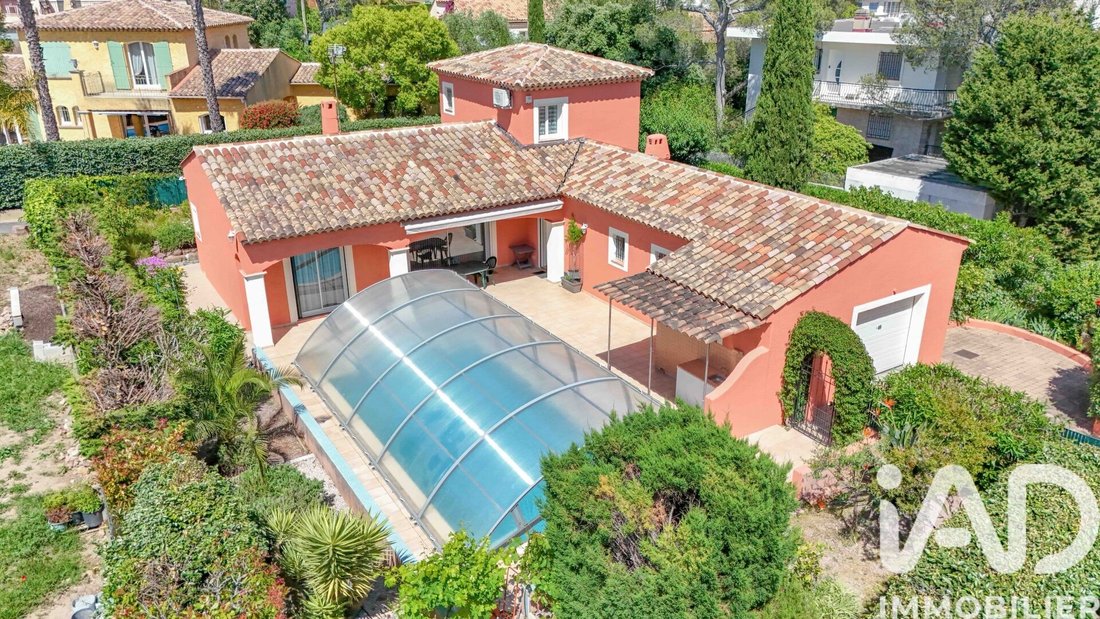 House in Les Plaines-Les Tasses, Saint-Raphaël, France 2 - 17897129