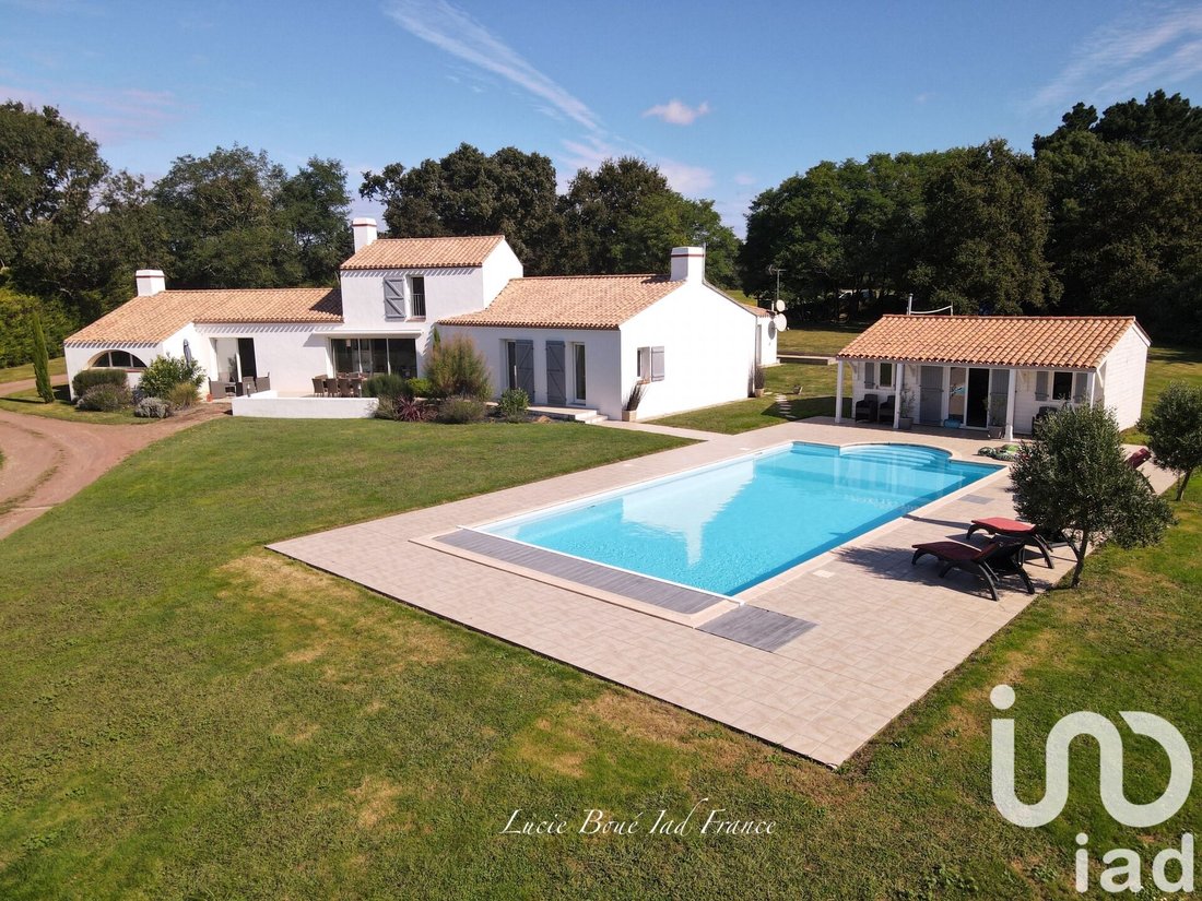 House in Saint-Gervais, Pays de la Loire, France 1 - 17897147