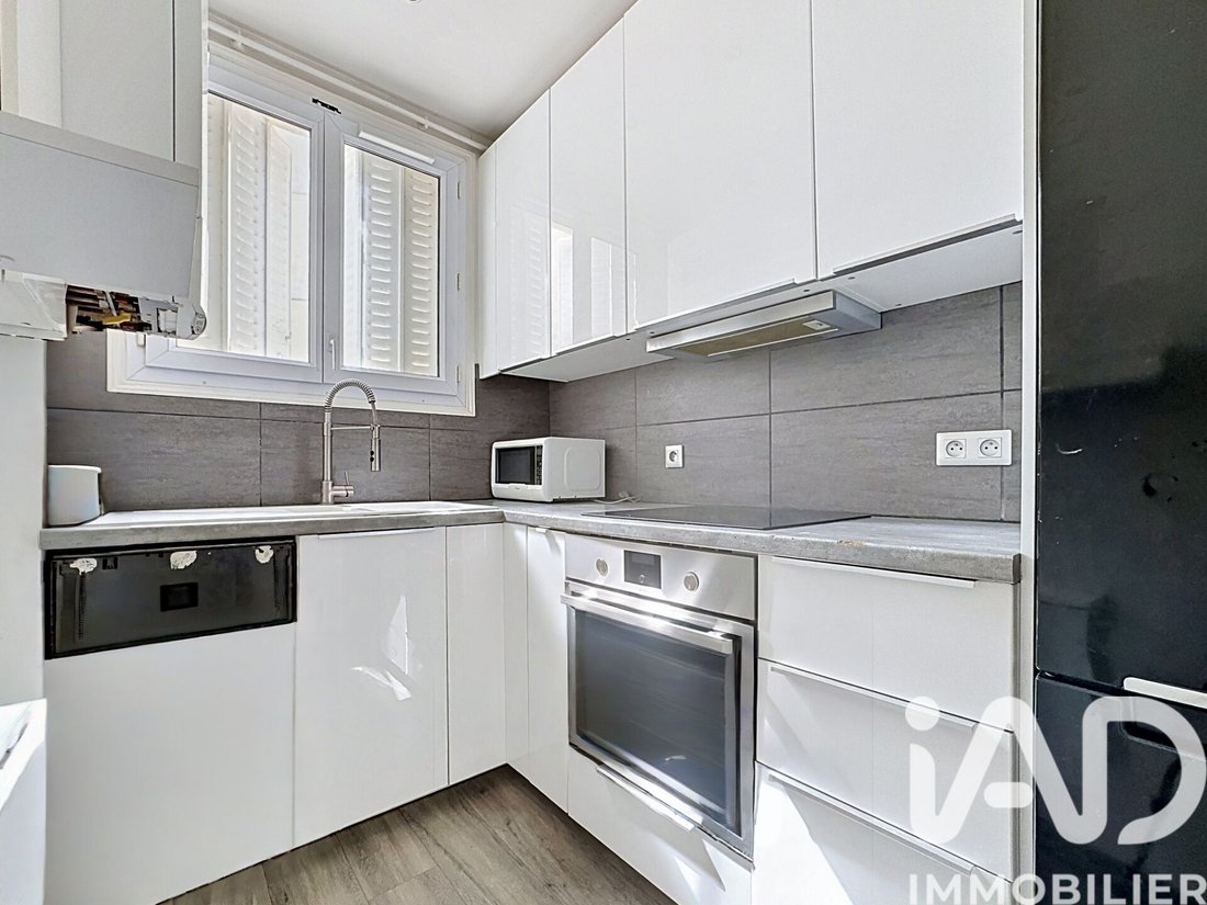 Apartment in Grandes Carrières-Clichy, Paris 18e Arrondissement, Paris 5 - 17897368