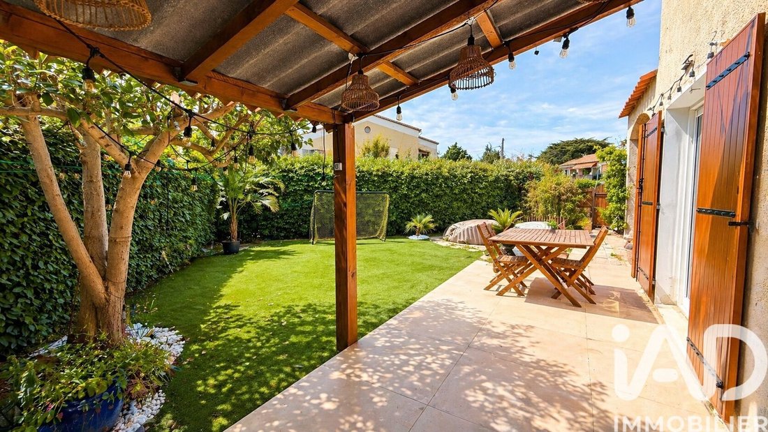 House in Hyeres, Provence-Alpes-Côte d'Azur, France 3 - 17897324