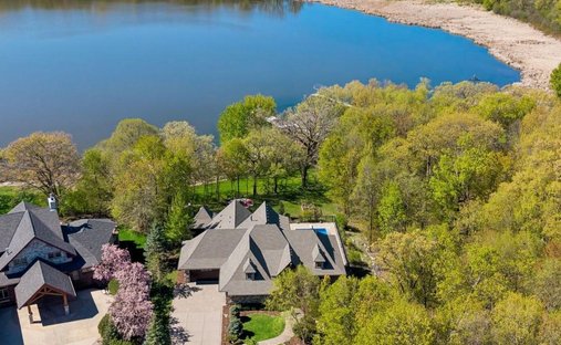 House in Chaska, Minnesota, United States 1