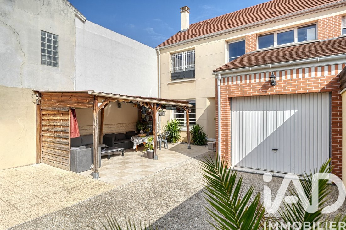 House in Gennevilliers, Ile-de-France, France 2 - 17897113