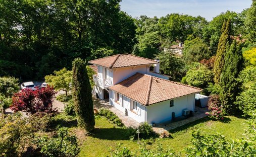 House in Loustalot, Gradignan, France 1