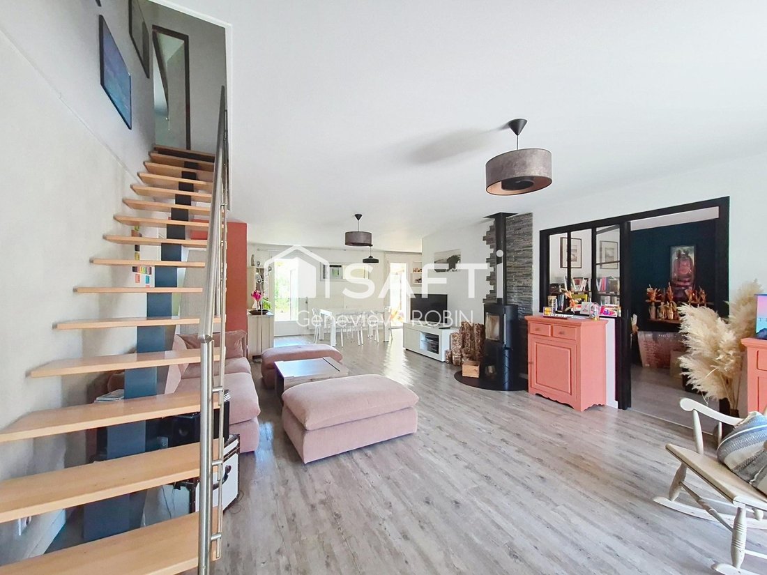 House in Sainte-Consorce, Auvergne-Rhône-Alpes, France 5 - 17895093