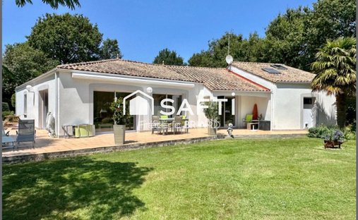 Casa a Vairé, Paesi della Loira, Francia 1