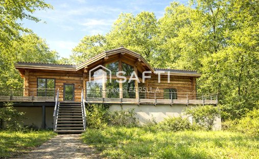 House in Mairie, Graulhet, France 1