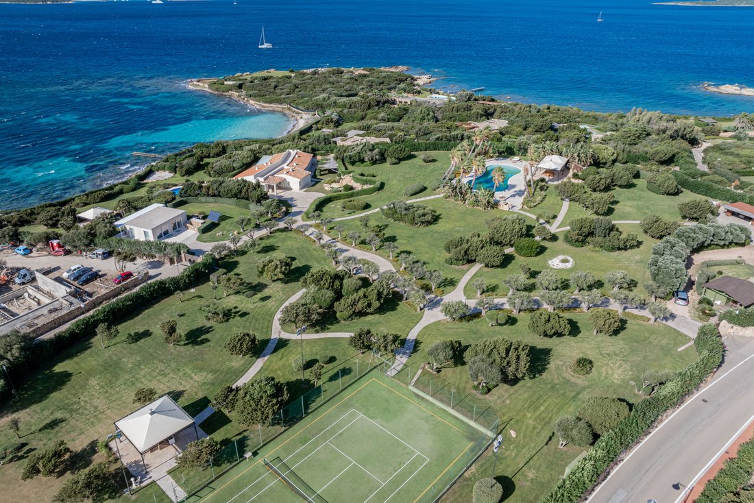 Villa in Porto Rotondo, Olbia, Sardinia 1 - 17810342