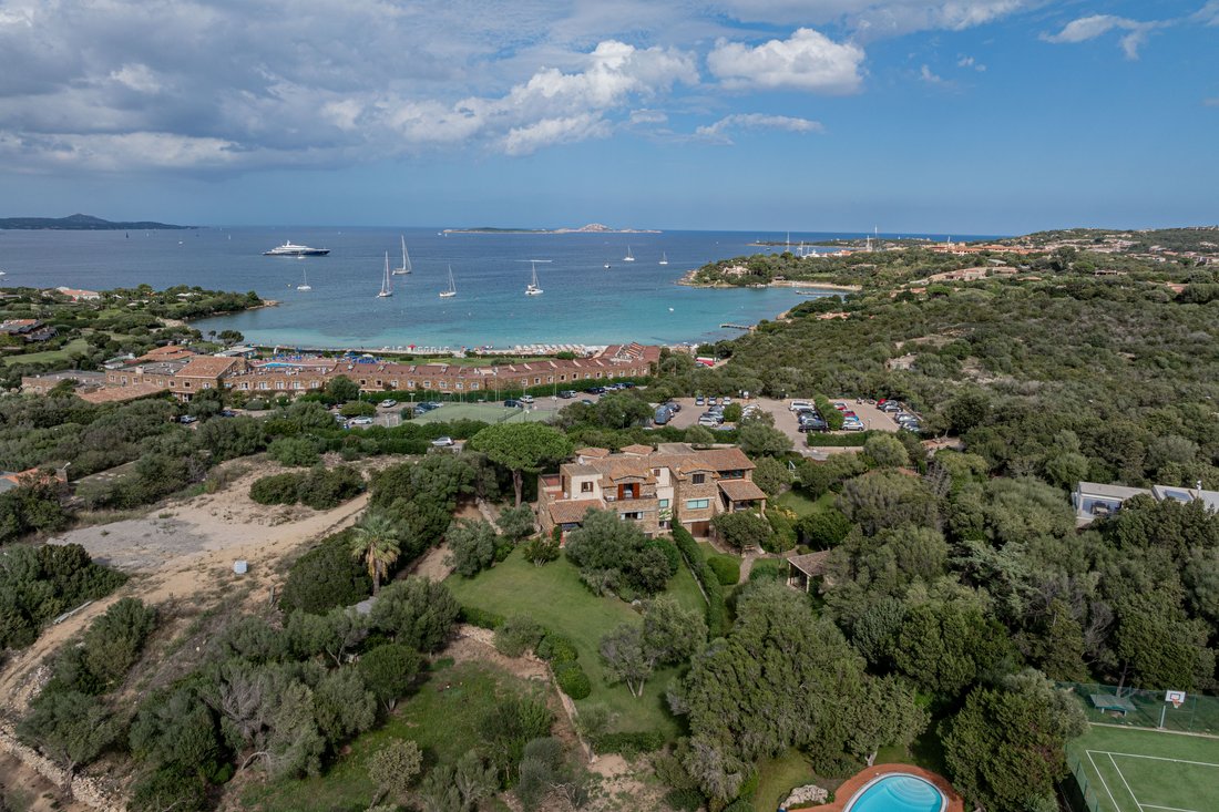 Villa in Rudalza, Olbia, Italy 1 - 16748866