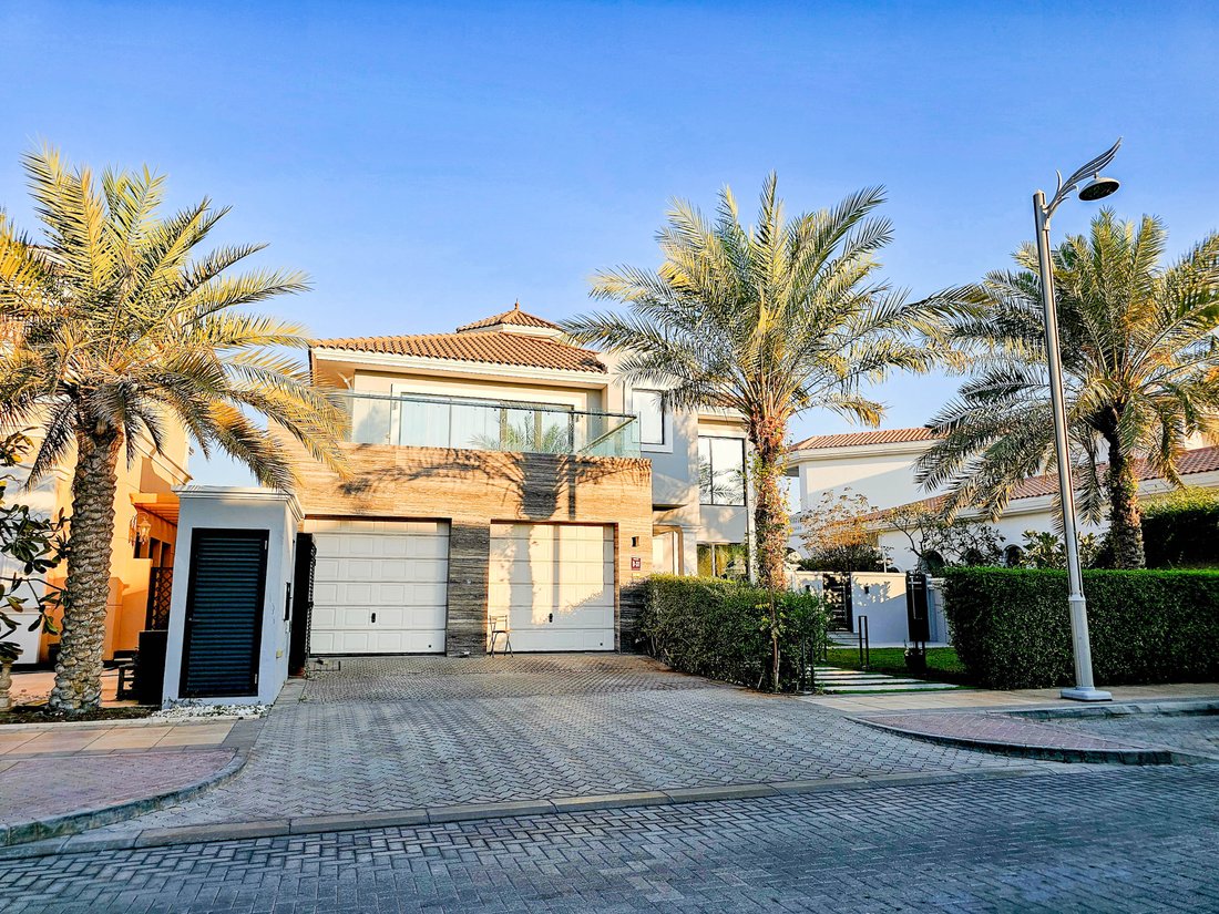 Villa in Palm Jumeirah, Dubai, United Arab Emirates 1 - 17895088