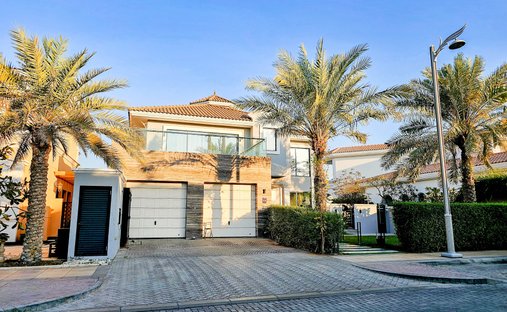Villa in Dubai, Dubai, United Arab Emirates 1