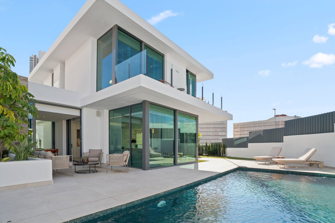 Villa in Benidorm, Valencian Community, Spain 1 - 17895083