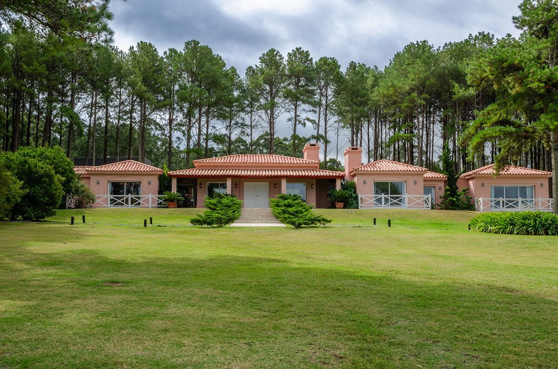 Chalet in Punta Ballena, Maldonado Department, Uruguay 5 - 17895273