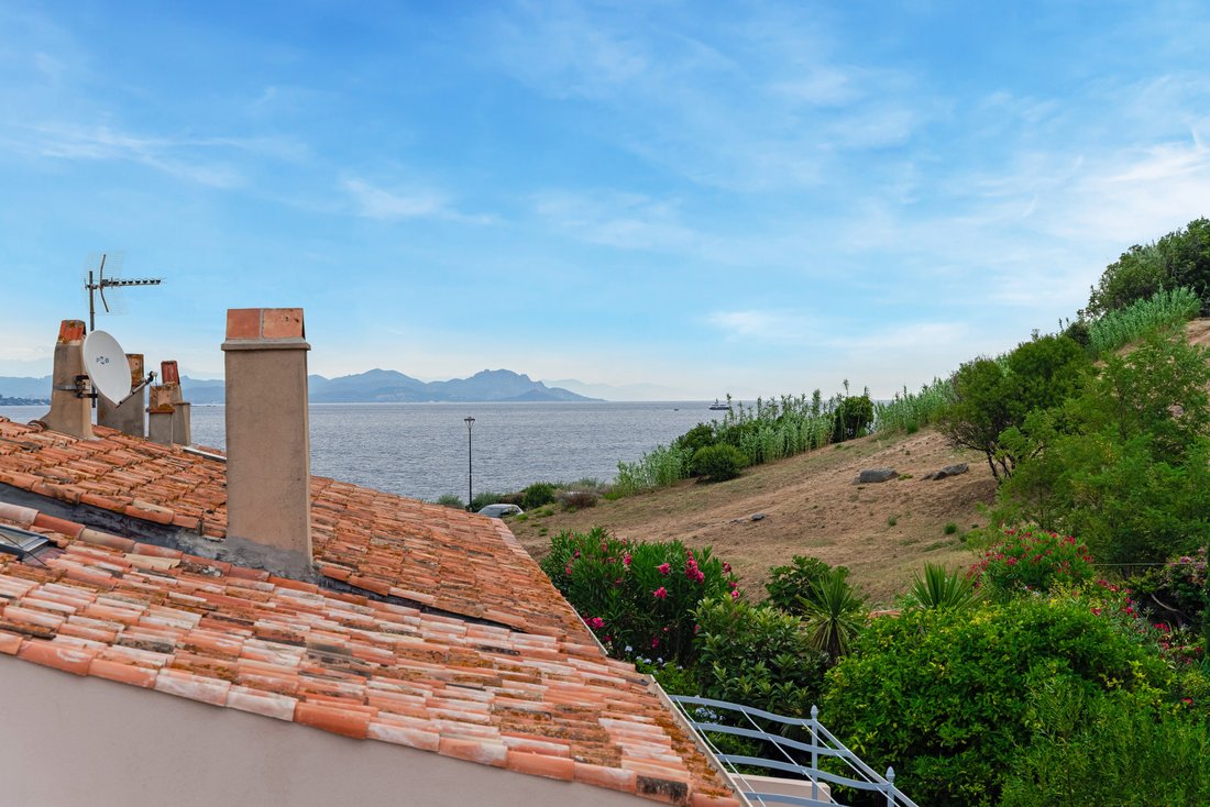 House in Zone Ouest Urbaine, Saint-Tropez, France 4 - 17568770