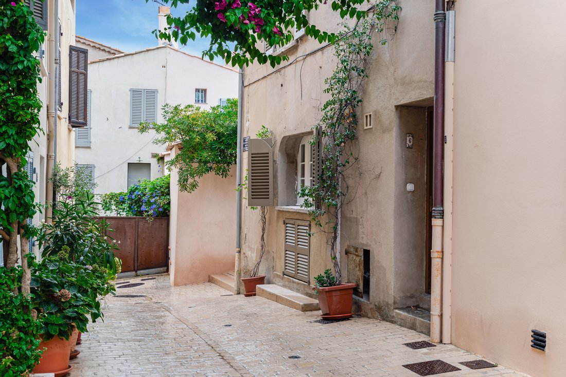 House in Zone Ouest Urbaine, Saint-Tropez, France 1 - 17568770