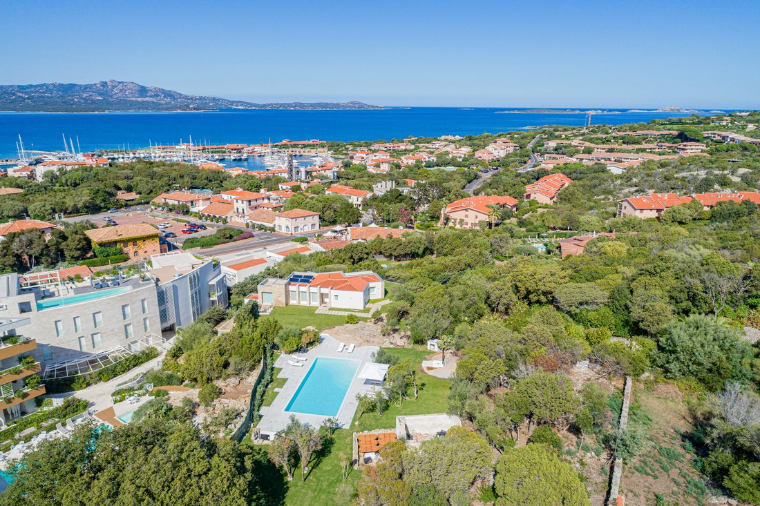 Villa in Porto Rotondo, Olbia, Sardinia 1 - 14533099