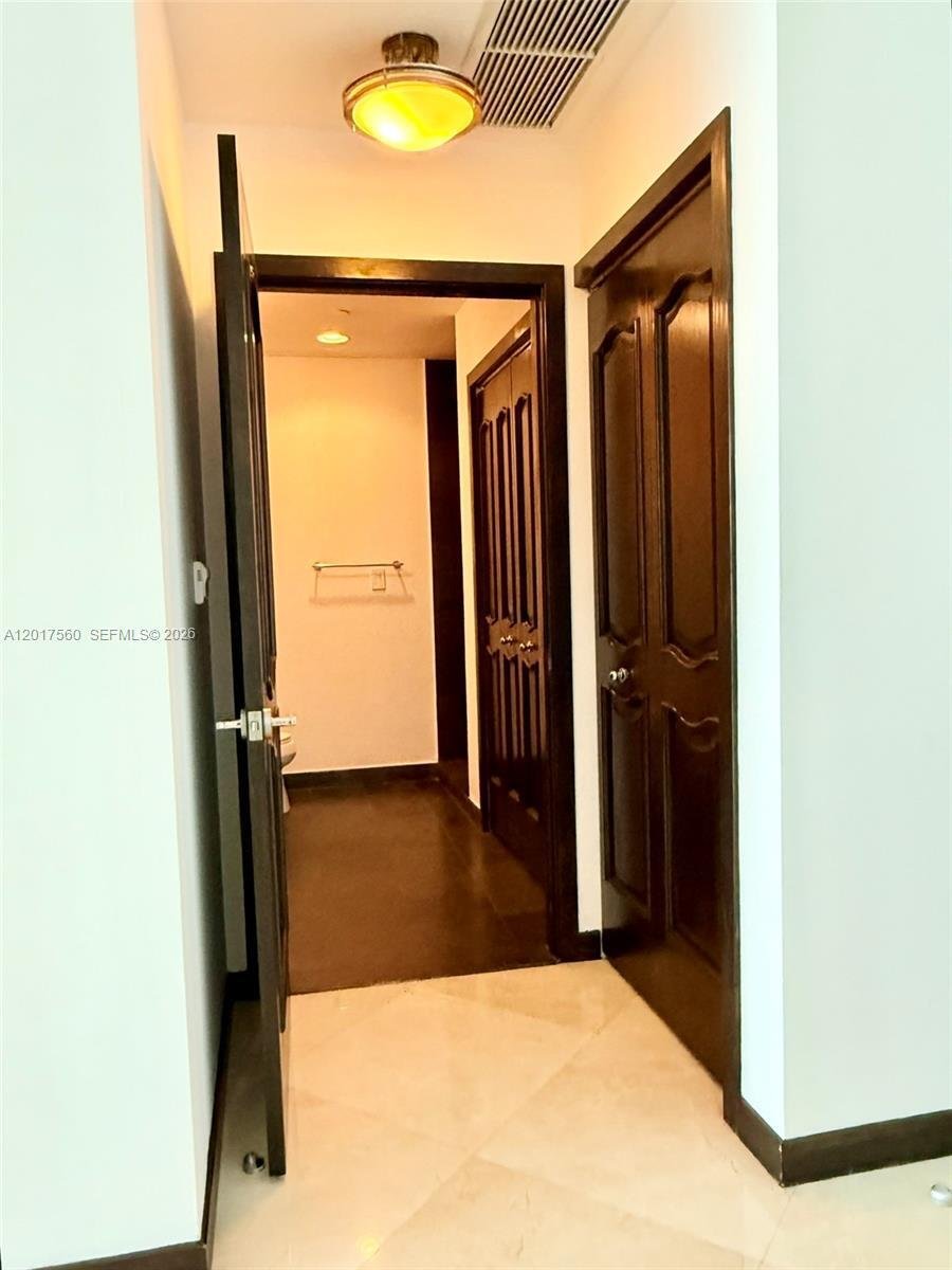 Condo in Miami, Florida, United States 4 - 17898601