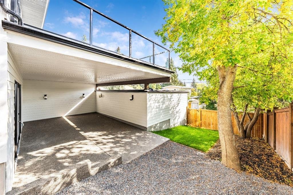 House in Calgary, Alberta, Canada 3 - 17900854