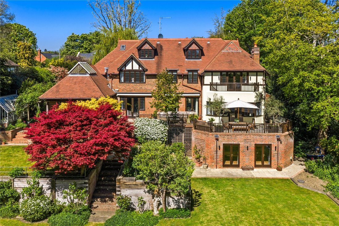 House in Virginia Water, England 1 - 17897747