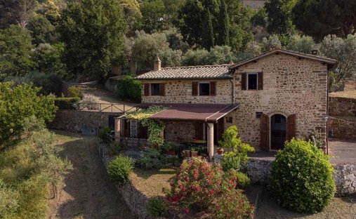 Casa di campagna a Montalcino, Toscana, Italia 1