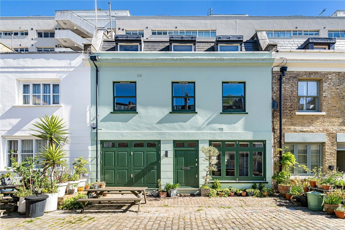 House in Hyde Park, Westminster, England 2 - 17897452