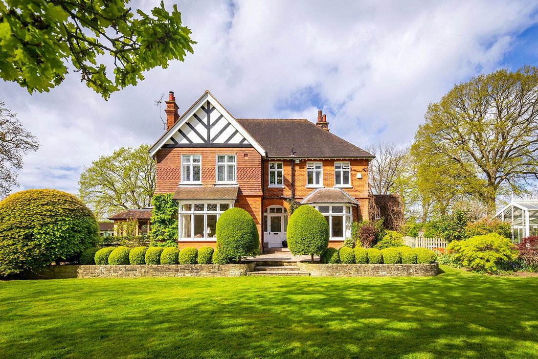 House in Send, England 1 - 17897443