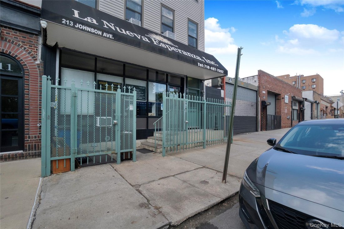 New York, New York, United States 2 - 17899007