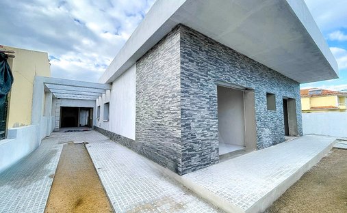House in Fernao Ferro, Setubal, Portugal 1