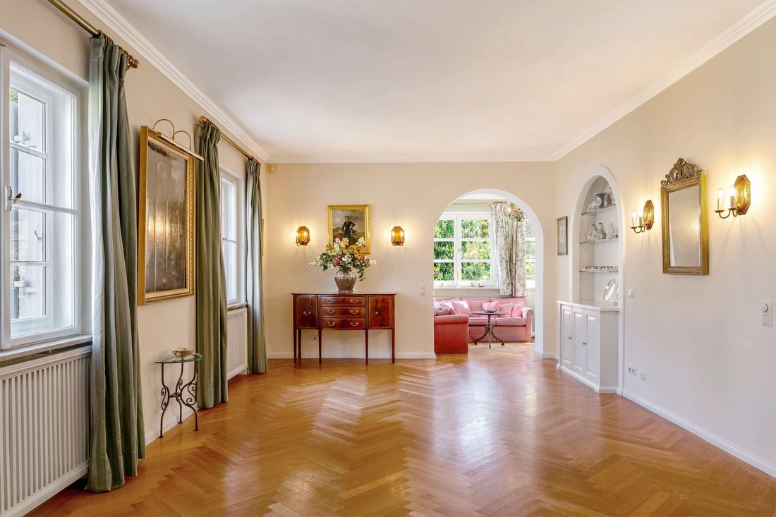 Villa in Munich, Germany 3 - 17901490