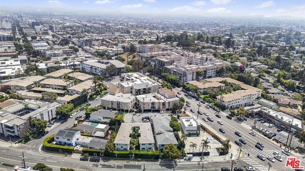 Los Angeles, California, United States 5 - 17899067