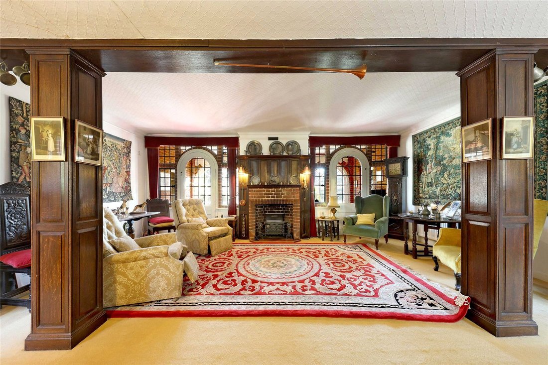 House in Tatling End, Gerrards Cross, England 2 - 17897666