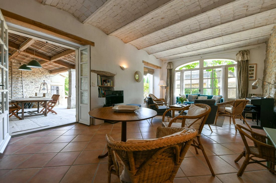 Estate in Uzès, Occitania, France 3 - 17896989