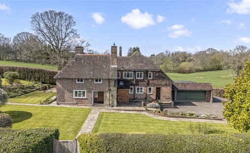 House in Warninglid, Copthorne, England 1
