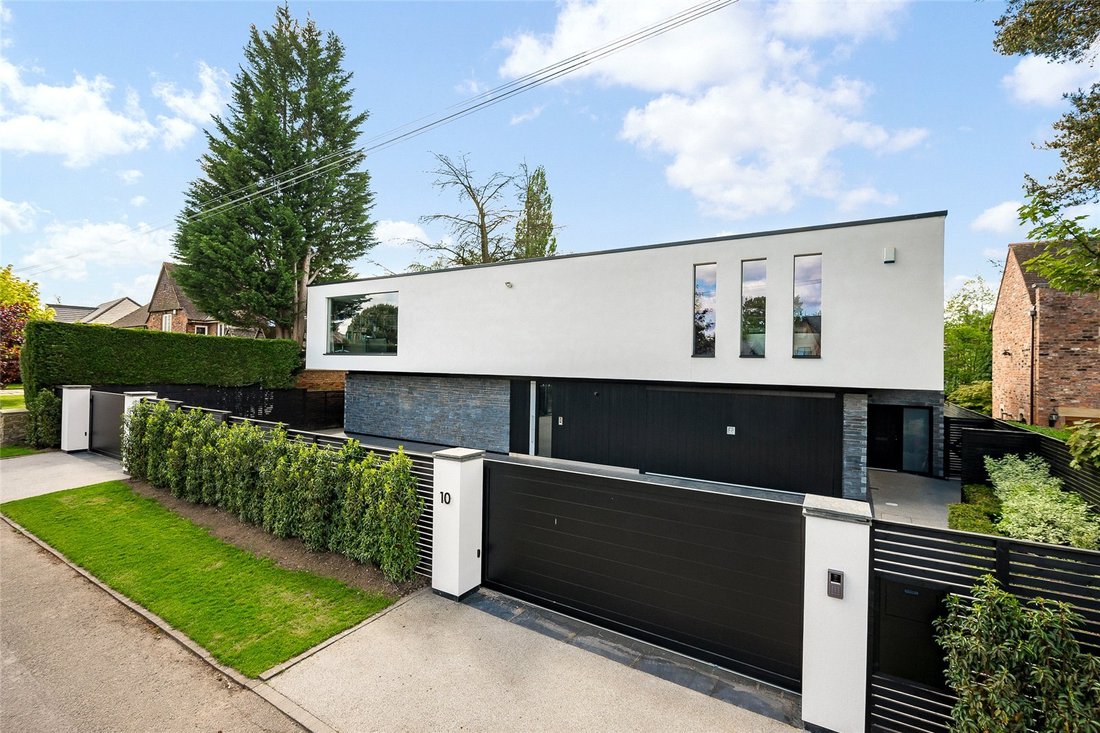 House in Wilmslow, England 1 - 17897719