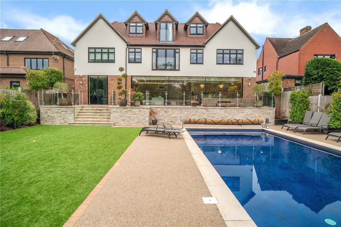 Haus in Goldings Hill, Loughton, England 2 - 17897491