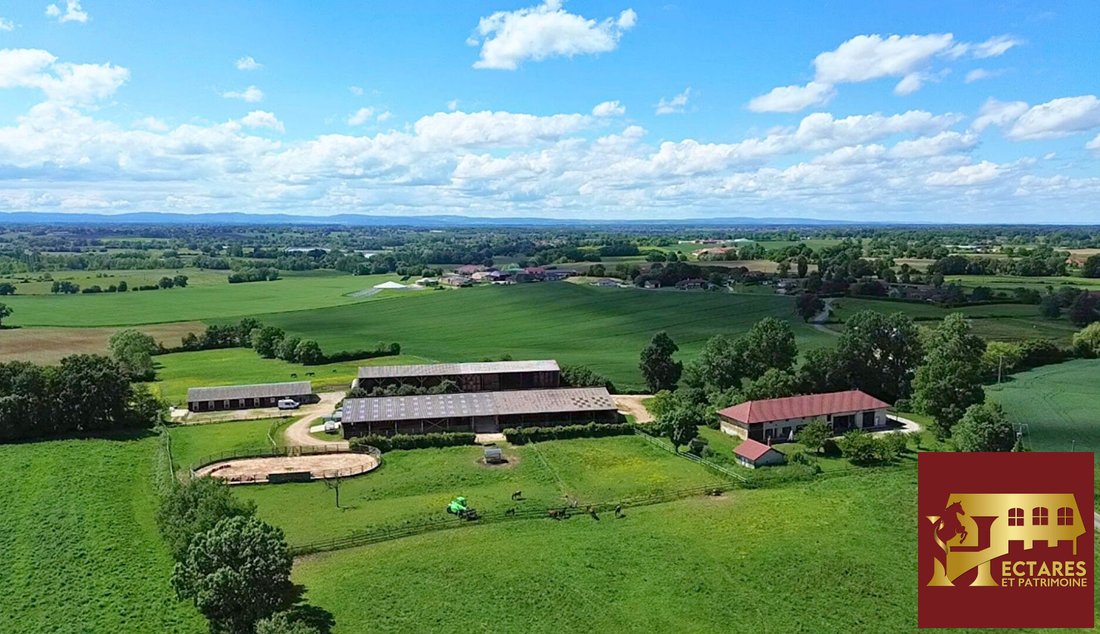 Villa in Lescheroux, Auvergne-Rhône-Alpes, France 1 - 17900010