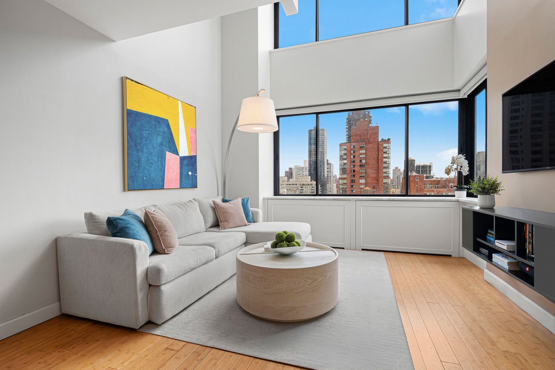 Condo in New York, New York, United States 2 - 17900076