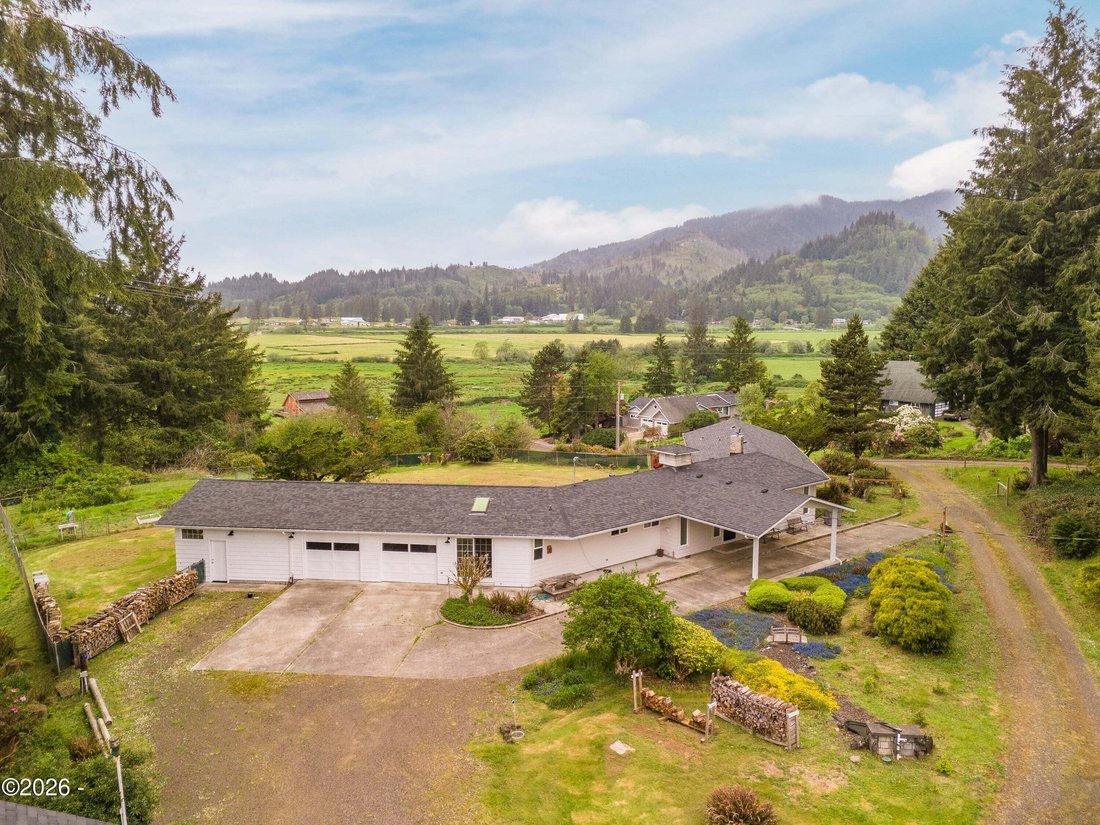 House in Tillamook, Oregon, United States 1 - 17897874
