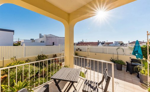 Villa in Charneca de Caparica e Sobreda, Setubal, Portugal 1