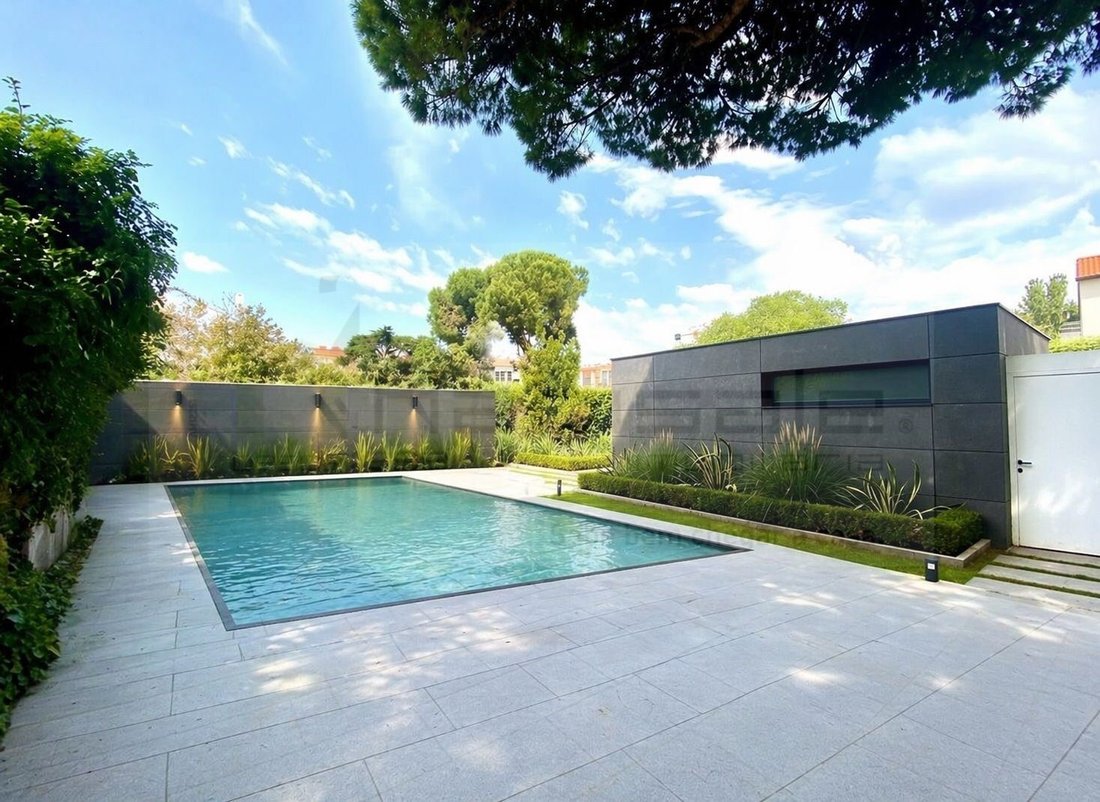 House in Carcavelos e Parede, Lisbon, Portugal 1 - 17900203