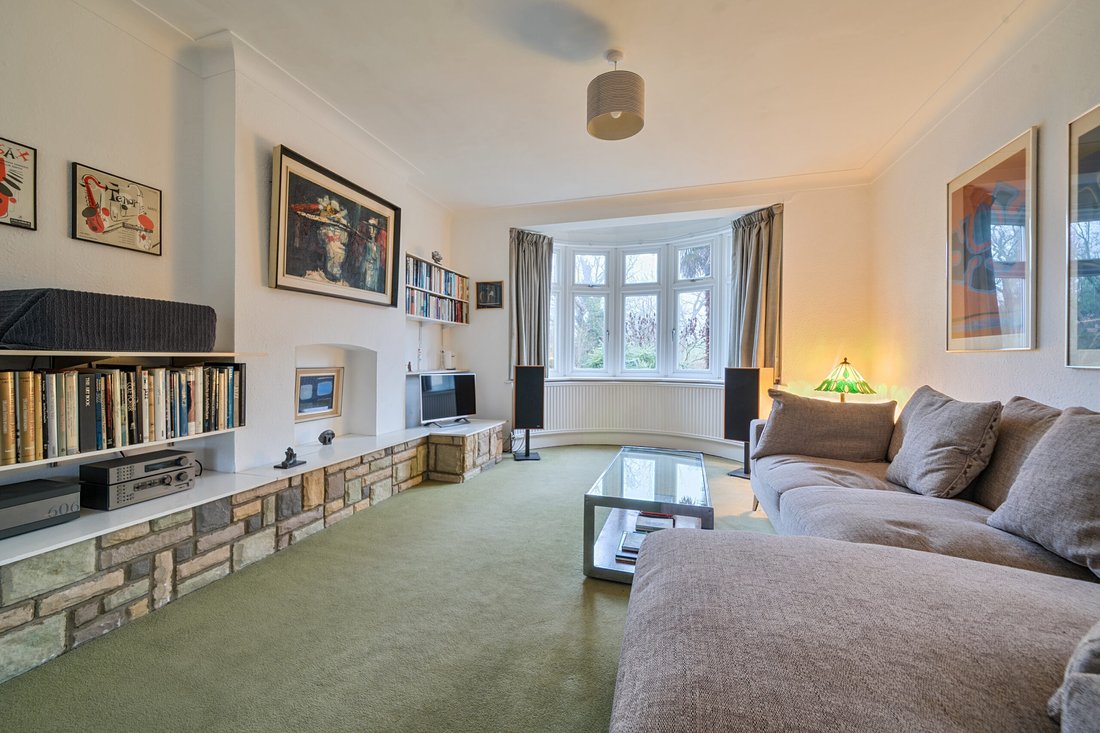 House in Barnet, England 3 - 17895458
