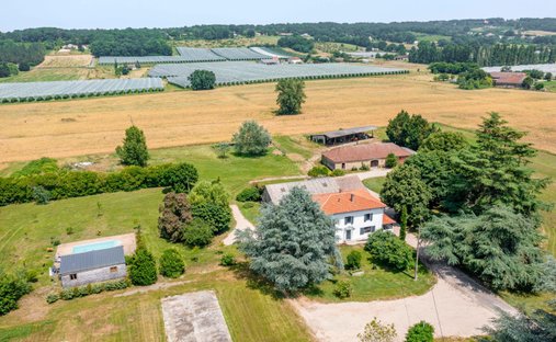 House in Casseneuil, Nouvelle-Aquitaine, France 1