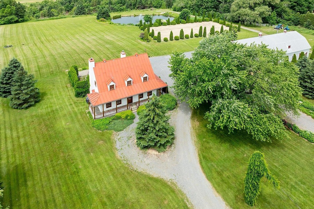 Farm Ranch in Saint-Pierre-de-l'Île-d'Orléans, Quebec, Canada 4 - 17871322