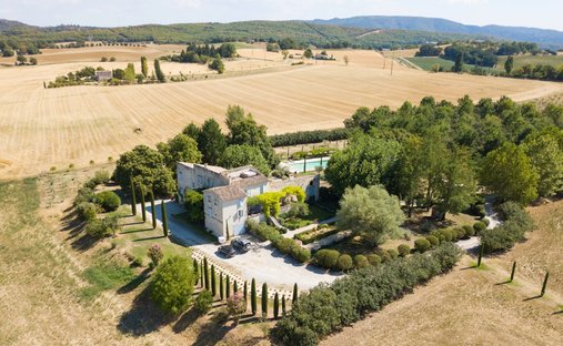 Estate in Forcalquier, Provence-Alpes-Côte d'Azur, France 1