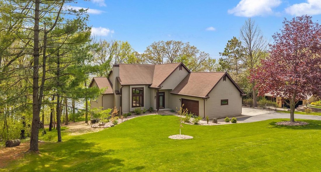 House in Lake Wisconsin, Wisconsin, United States 2 - 17898656