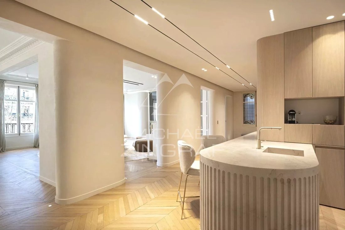 Apartment in Gros Caillou, Paris 7e Arrondissement, Paris 5 - 13768913