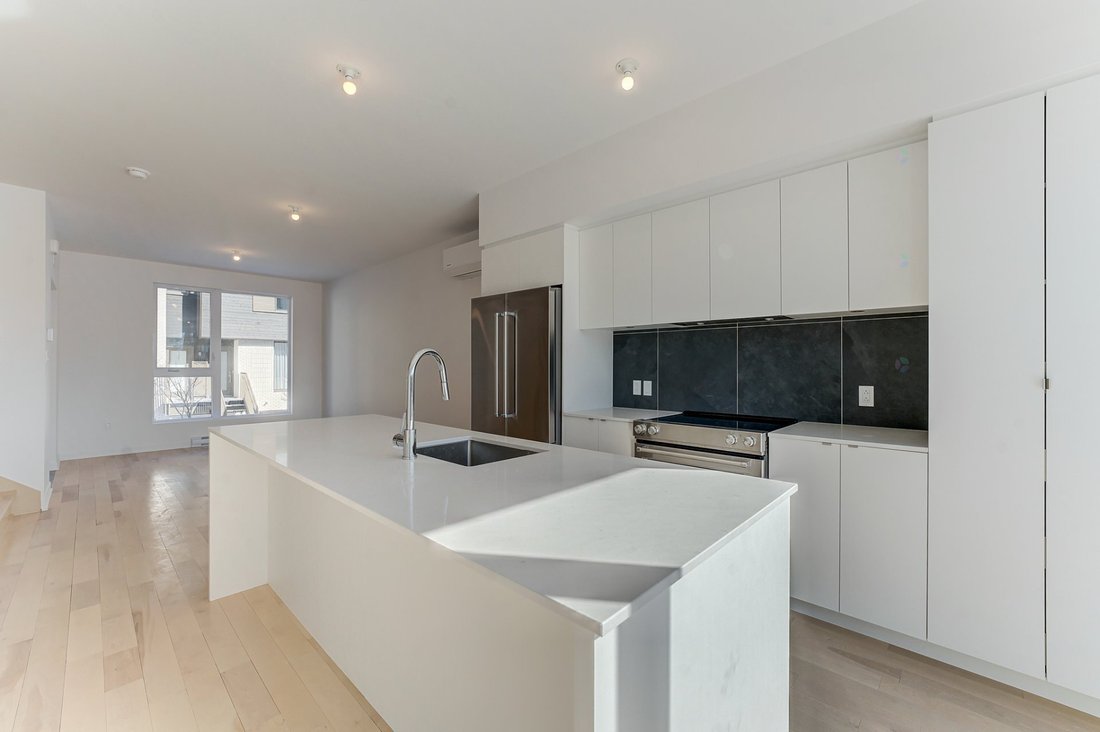 House in Montréal, Quebec, Canada 3 - 15547206