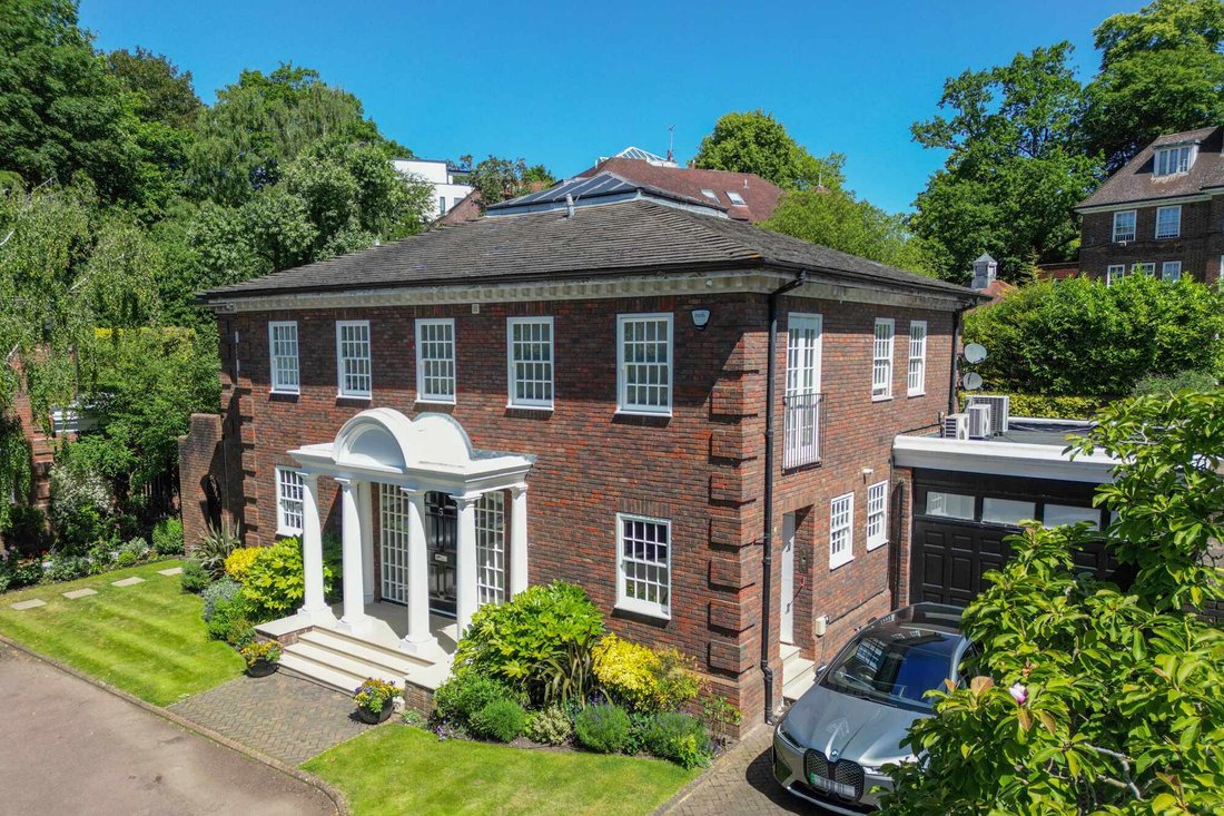 House in Hampstead, Camden, England 2 - 17901352