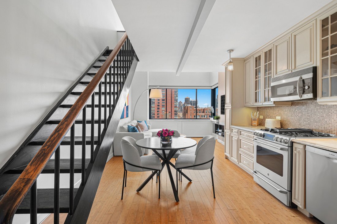 Condo in New York, New York, United States 3 - 17900076