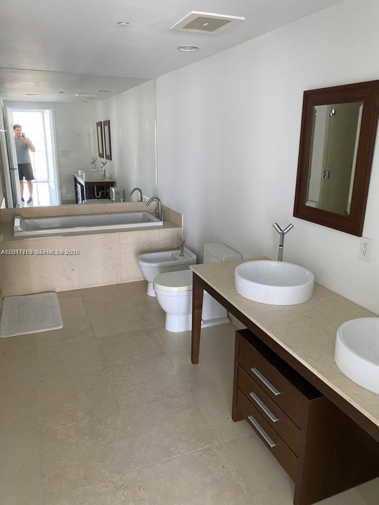 Condo in Miami, Florida, United States 5 - 17898585