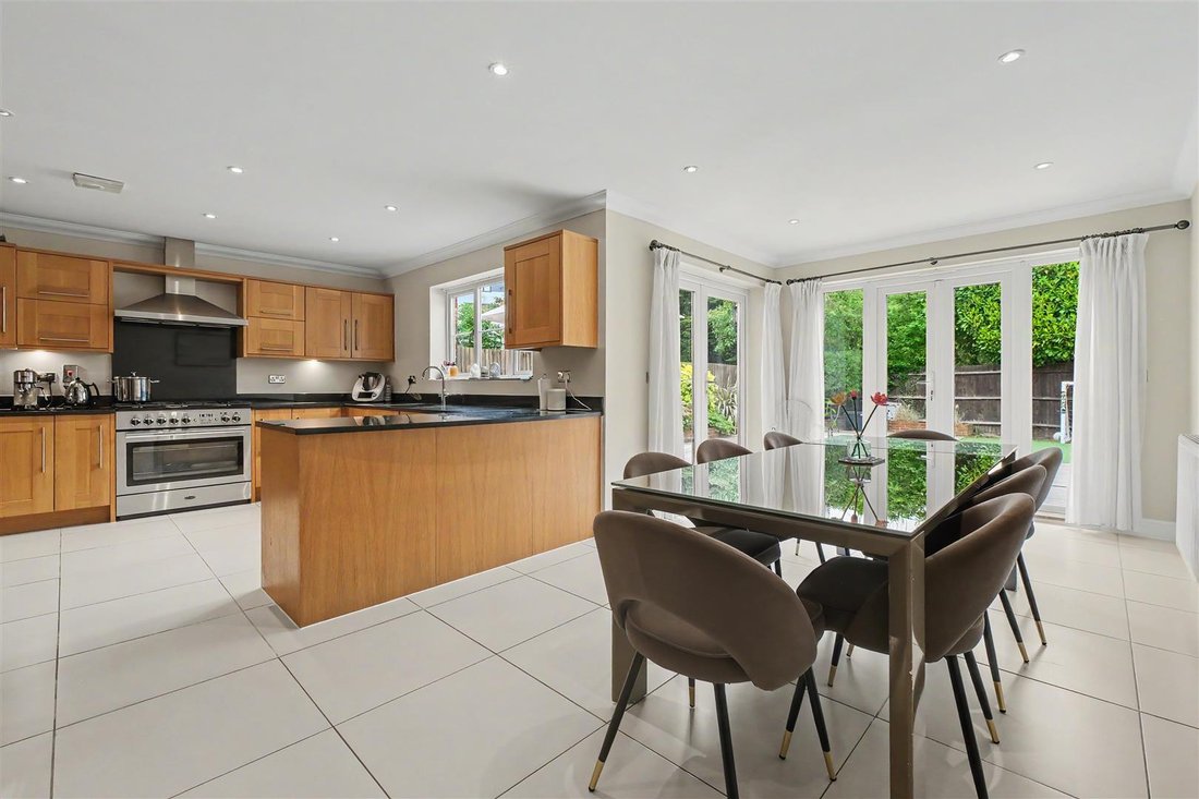 House in Barnet, England 3 - 17895446